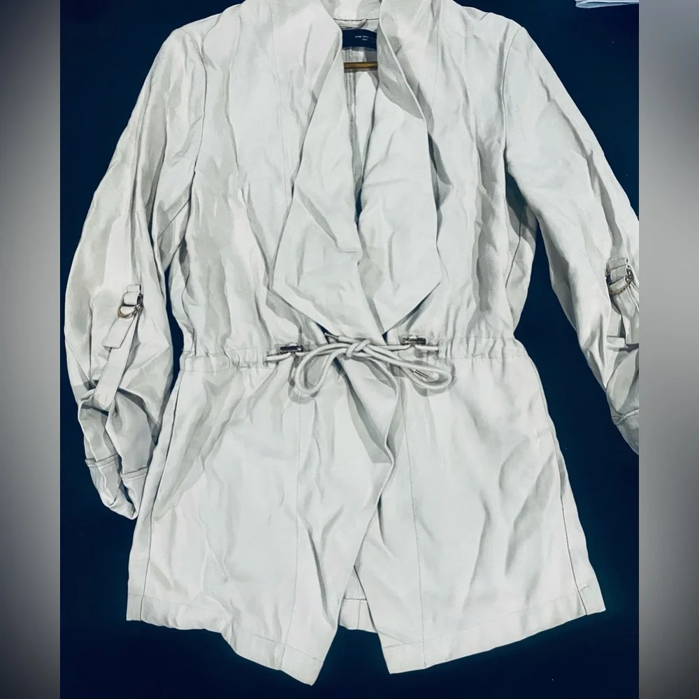 Beige Lightweight Cinch Waist Adjustable Sleeves Trench style top with pockets M - Picture 1 of 7